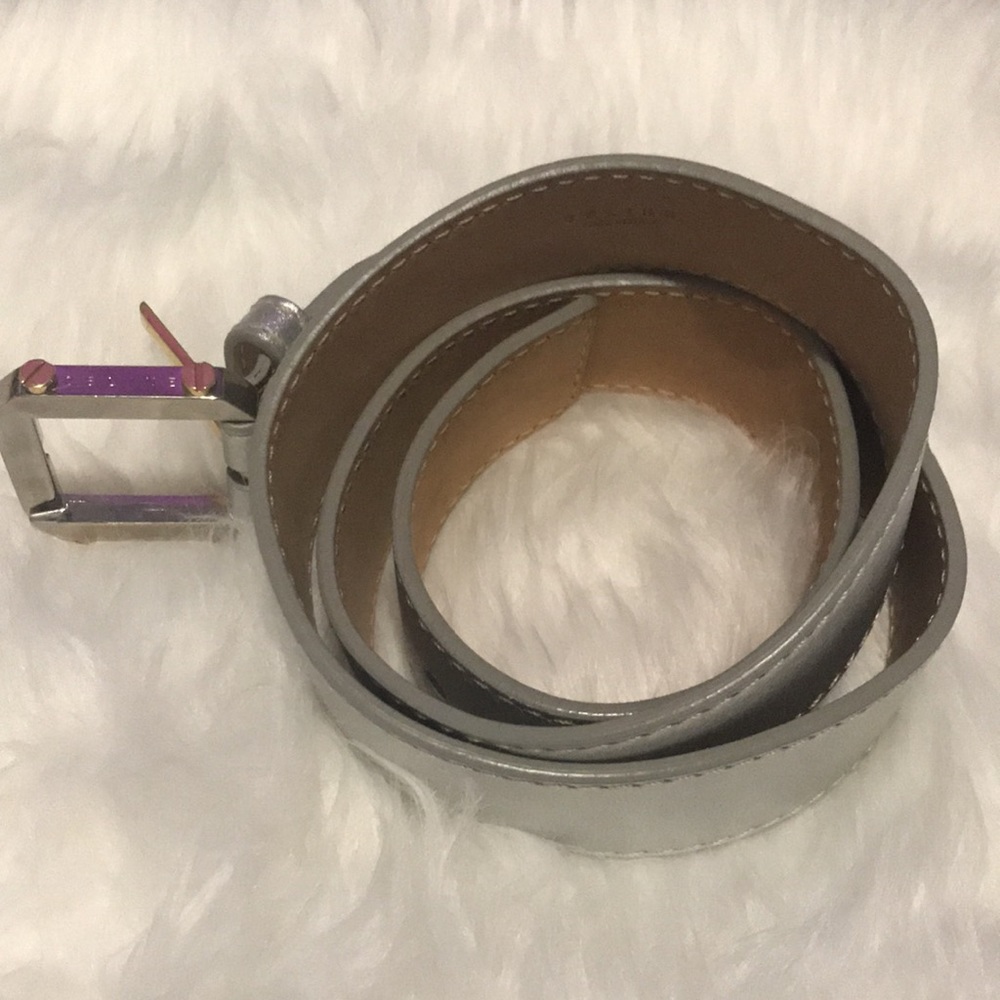 CÉLINE Silver Belt 🪩✨ Size M | Vintage Michael Kors Era
💵 $330 - Picture 9 of 11